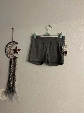 Live Love Dream #Best Booty Ever Grey Heathered Athletic Shorts Size Medium